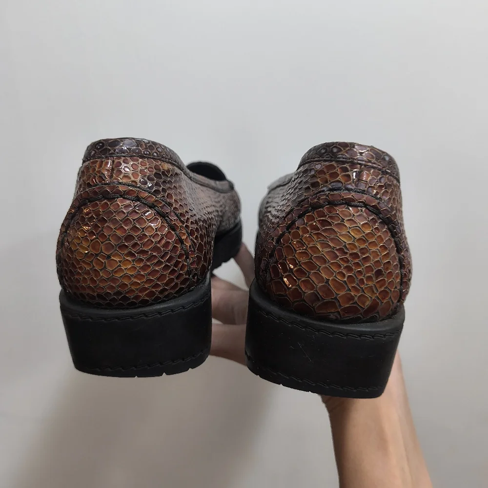 Stuart Weitzman Brown Croc Embossed Leather Low Wedge Loafer 10